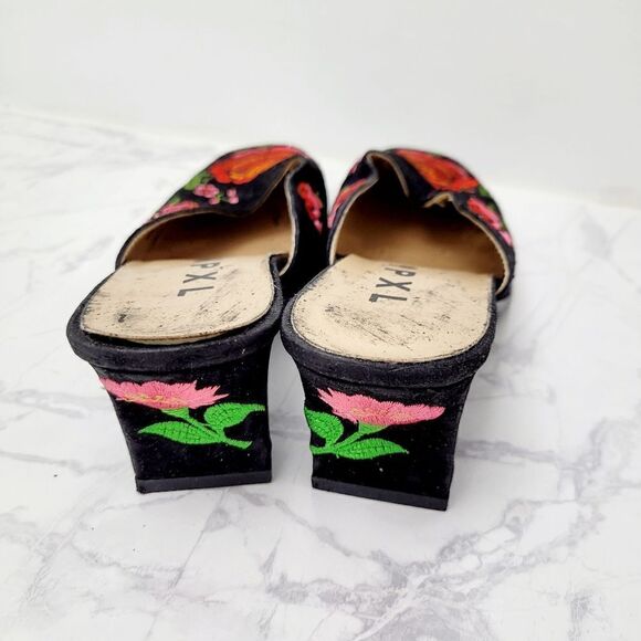 Vintage Y2K Asian Pattern Black Heels Shoes Size: 6.5US - Picture 5 of 8